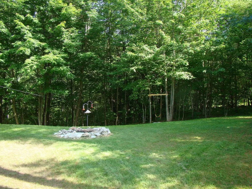 5 Strawberry Lane Poland ME 04274