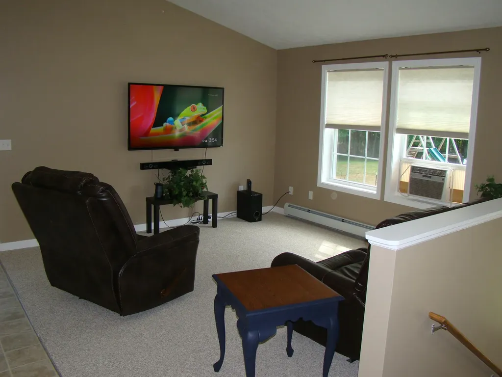 5 Strawberry Lane Poland ME 04274