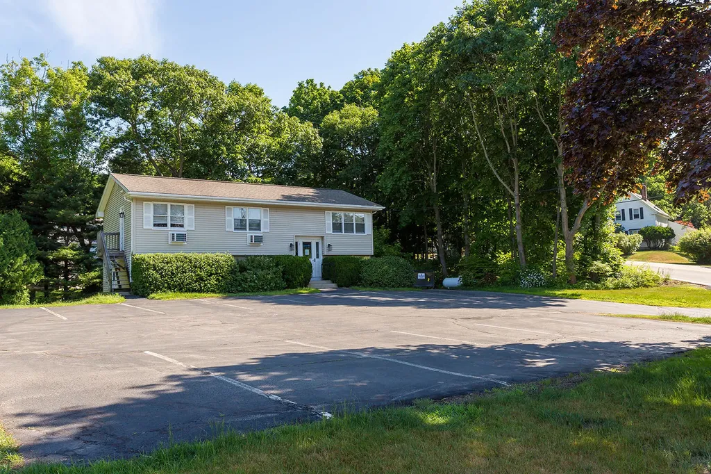 176 Ocean House Road Cape Elizabeth ME 04107