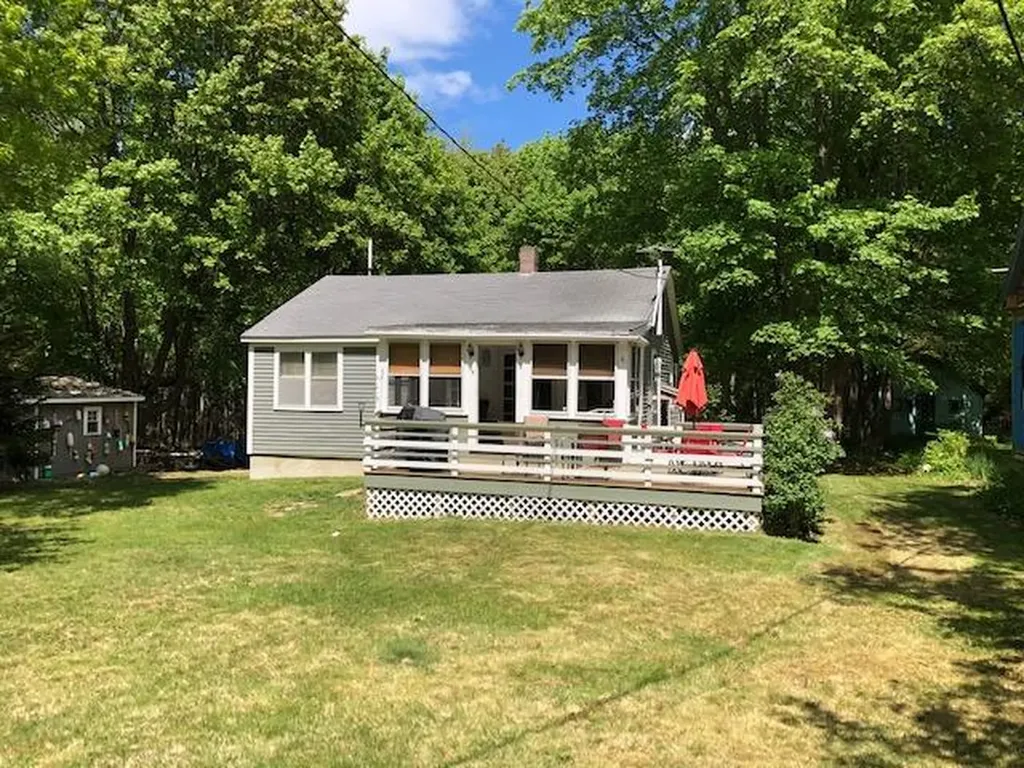 54 Garfield Street Long Island ME 04050