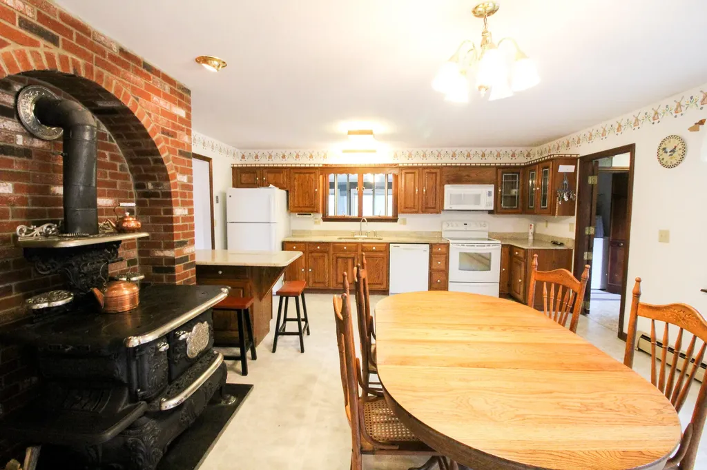 501 Western Avenue Hampden ME 04444