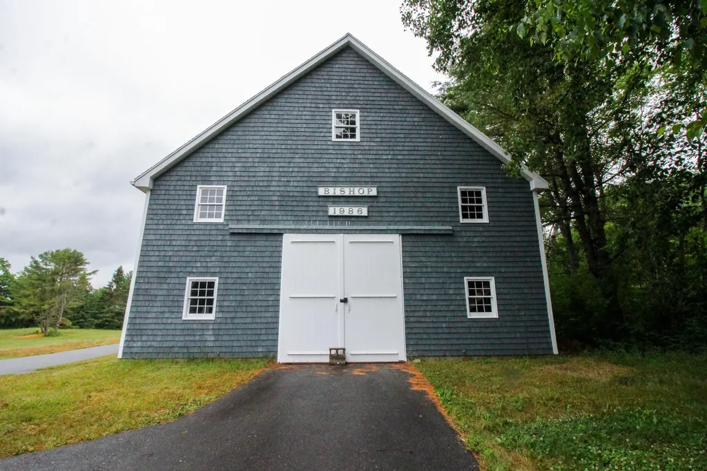 501 Western Avenue Hampden ME 04444