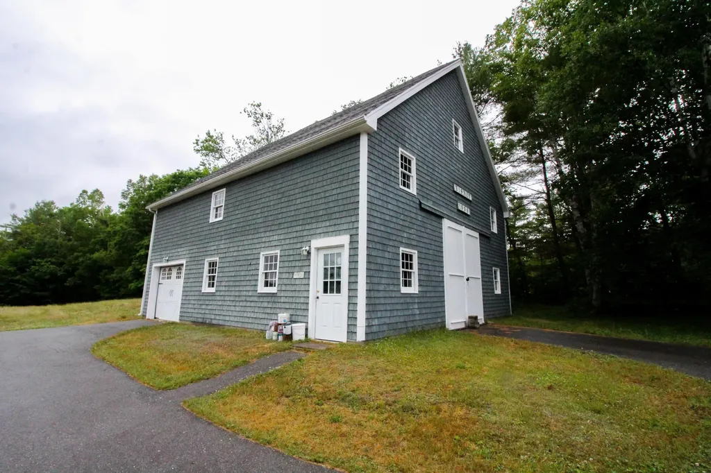 501 Western Avenue Hampden ME 04444