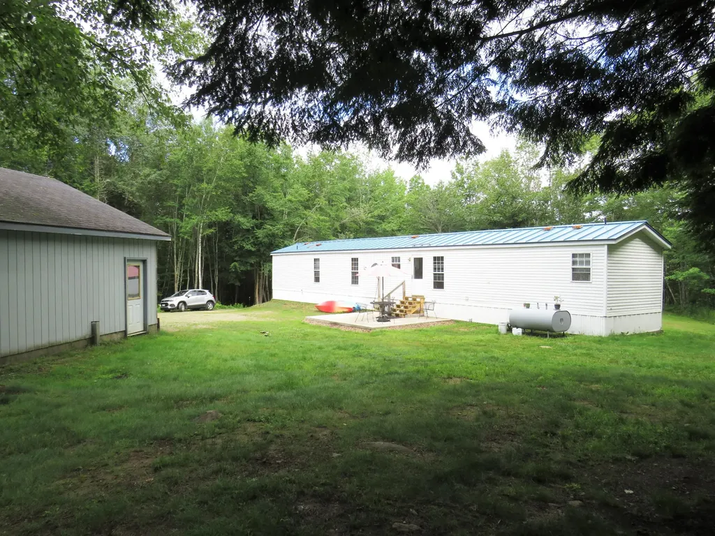 73 Robbins Road Hope ME 04847