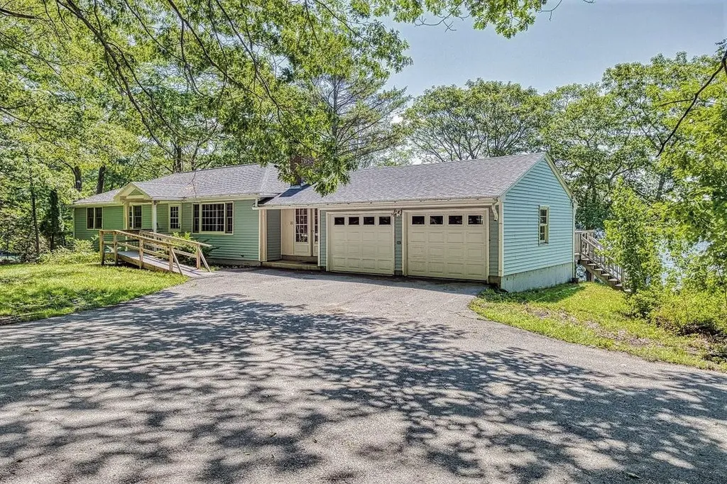 22 Barn Road Boothbay ME 04537
