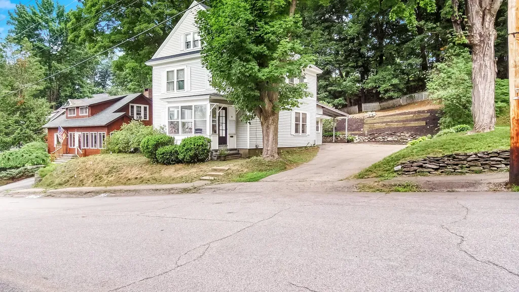 18 Pike Street Augusta ME 04330