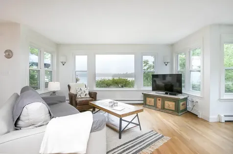 83 Shore Drive Freeport ME 04032