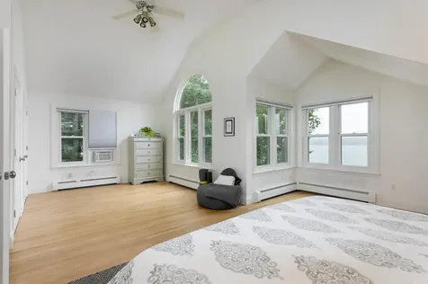 83 Shore Drive Freeport ME 04032