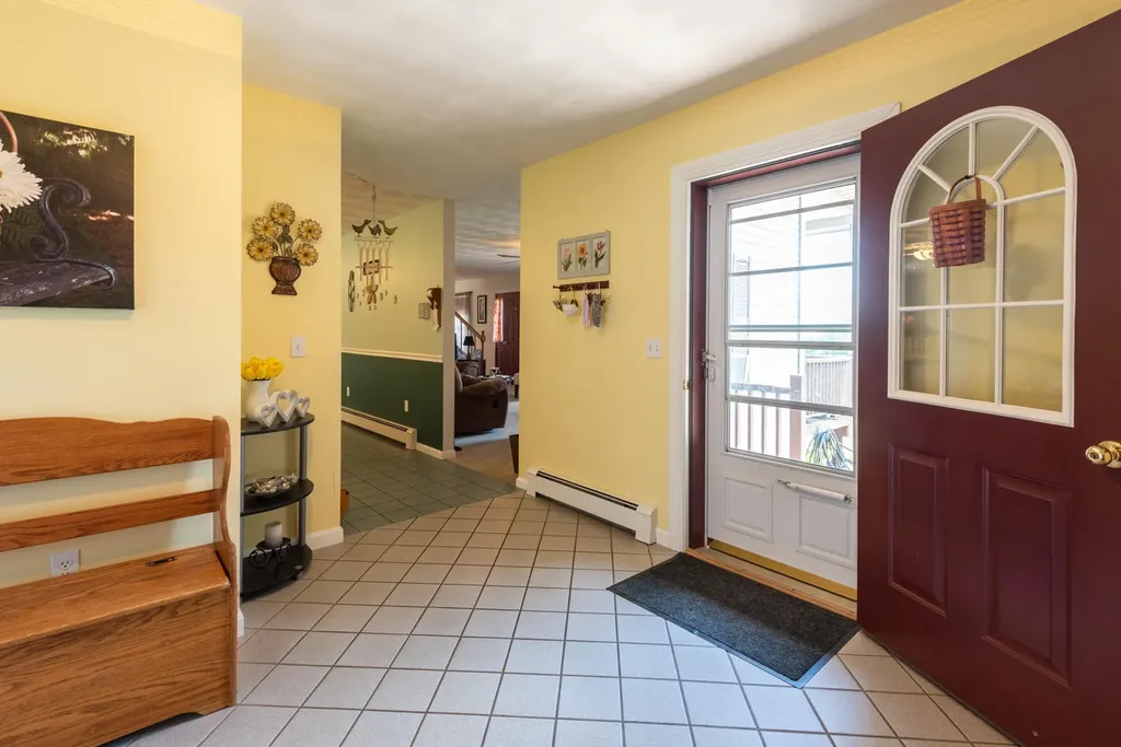 23 Lakeland Drive West Gardiner ME 04345