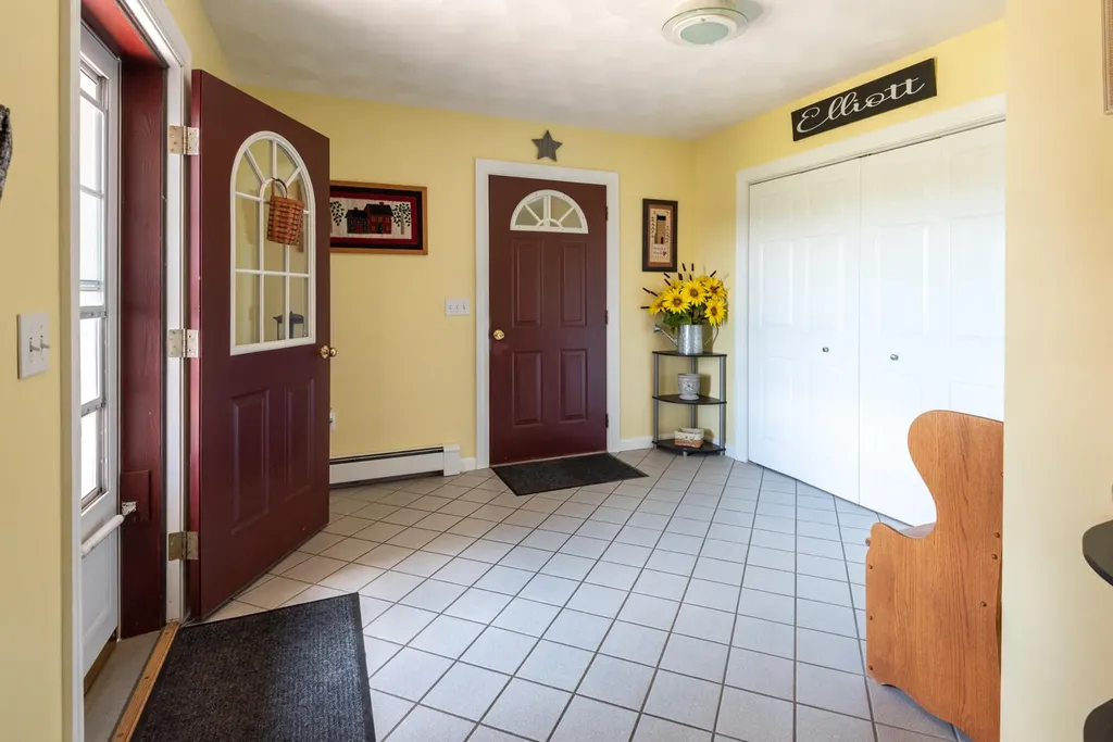 23 Lakeland Drive West Gardiner ME 04345