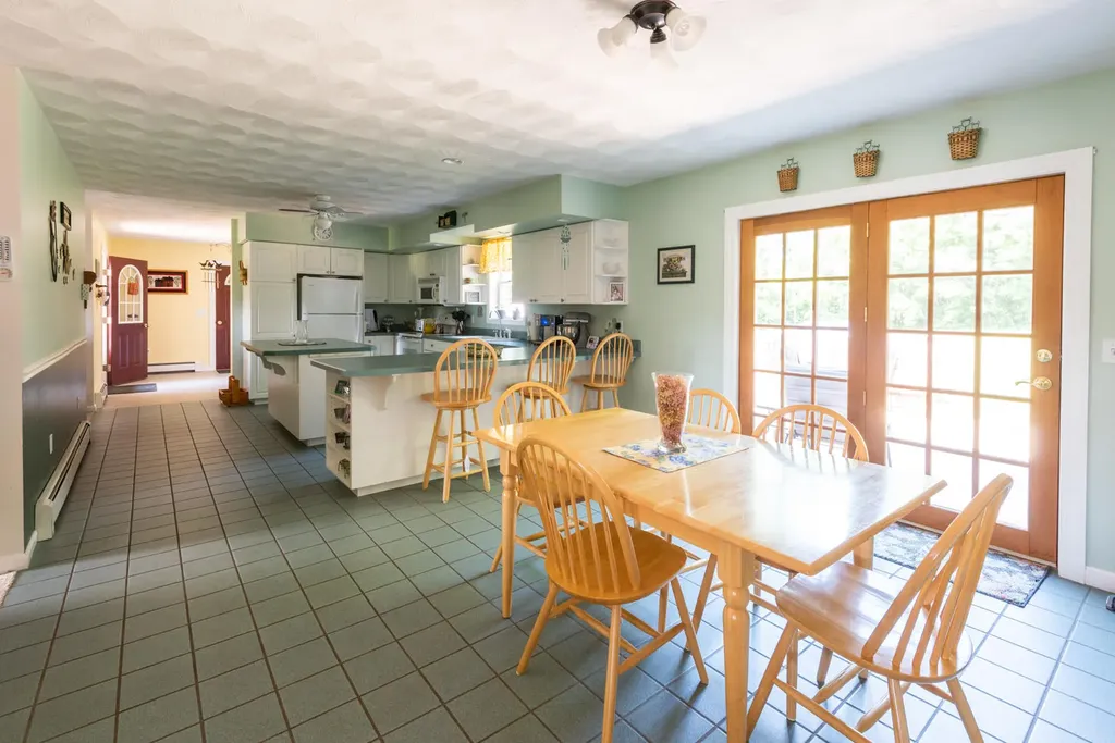 23 Lakeland Drive West Gardiner ME 04345