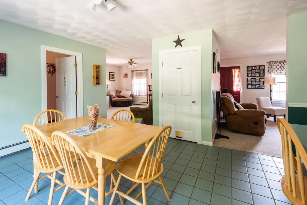 23 Lakeland Drive West Gardiner ME 04345