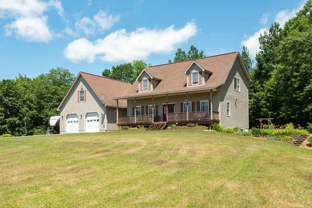 23 Lakeland Drive West Gardiner ME 04345