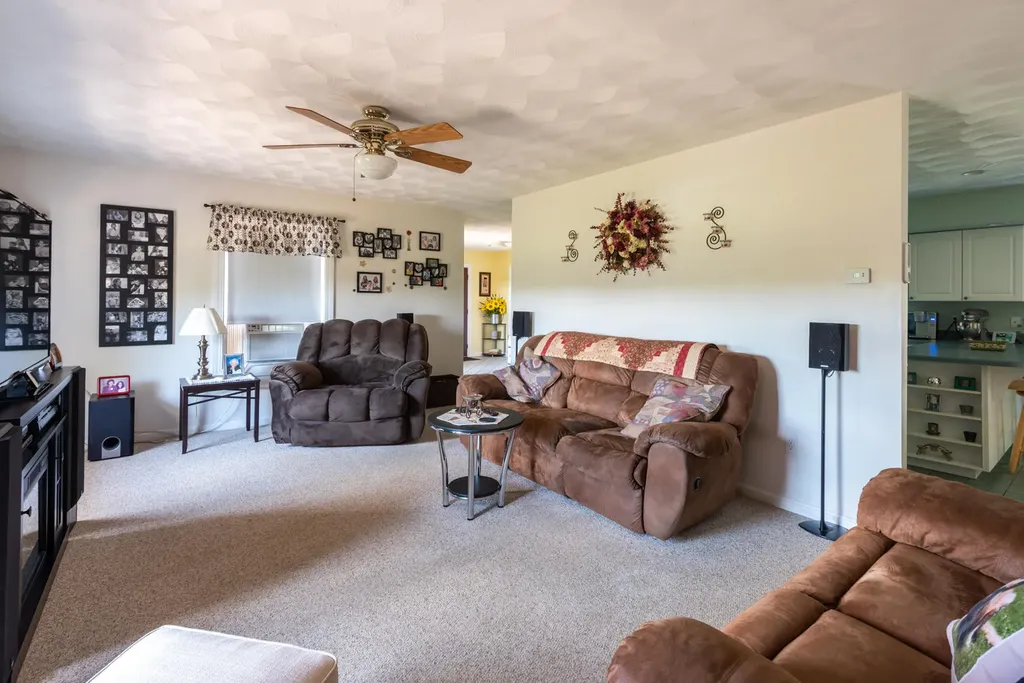 23 Lakeland Drive West Gardiner ME 04345