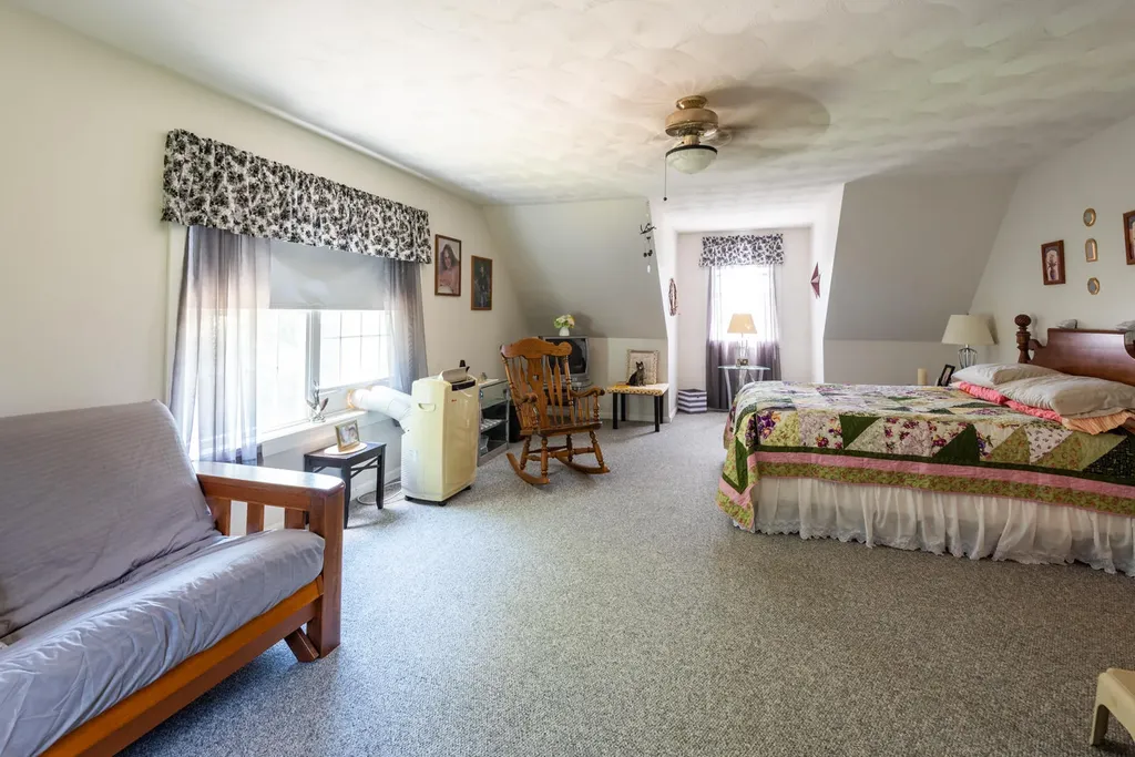 23 Lakeland Drive West Gardiner ME 04345