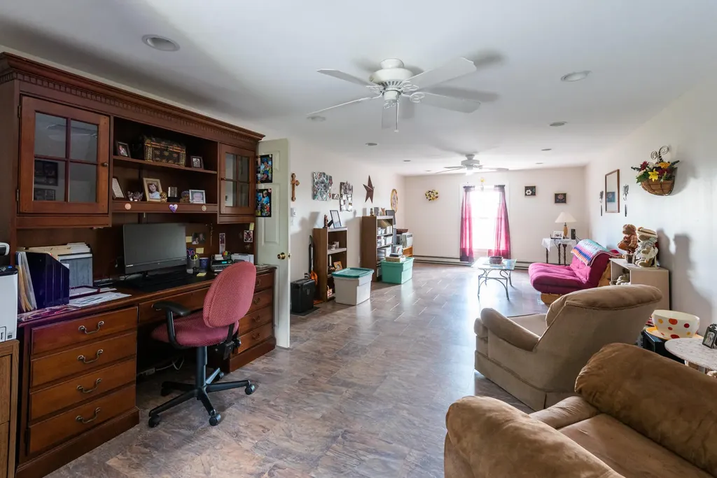 23 Lakeland Drive West Gardiner ME 04345