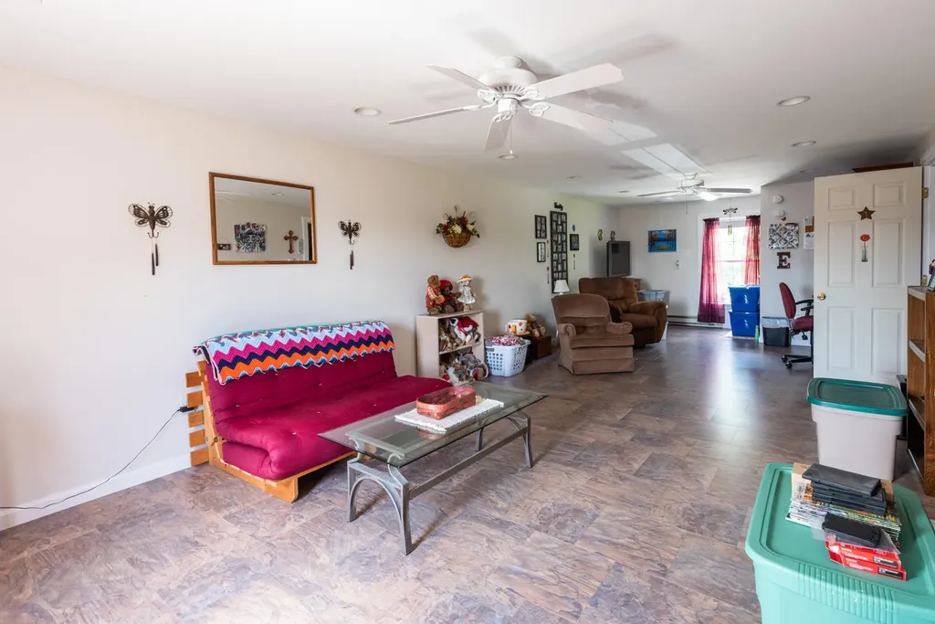 23 Lakeland Drive West Gardiner ME 04345