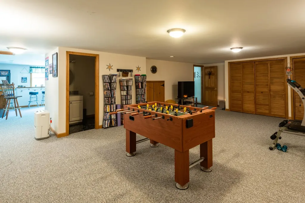 23 Lakeland Drive West Gardiner ME 04345