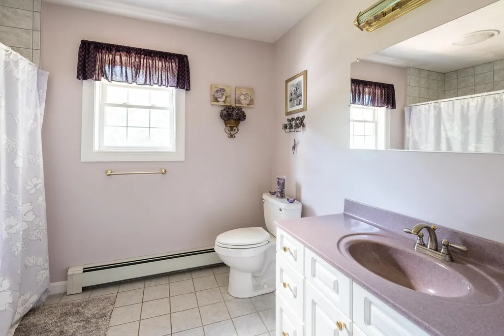 23 Lakeland Drive West Gardiner ME 04345