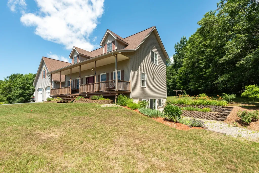 23 Lakeland Drive West Gardiner ME 04345