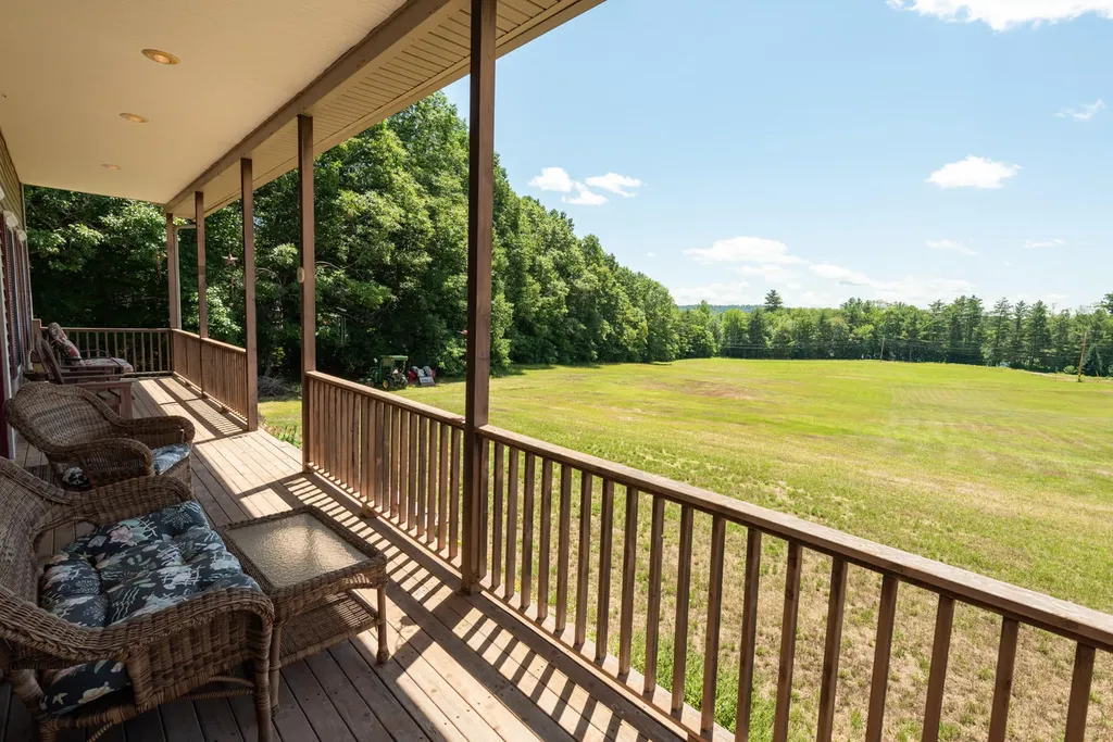 23 Lakeland Drive West Gardiner ME 04345