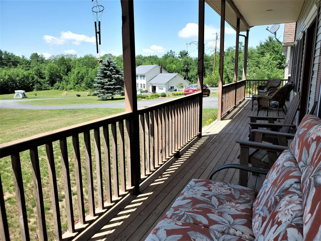 23 Lakeland Drive West Gardiner ME 04345
