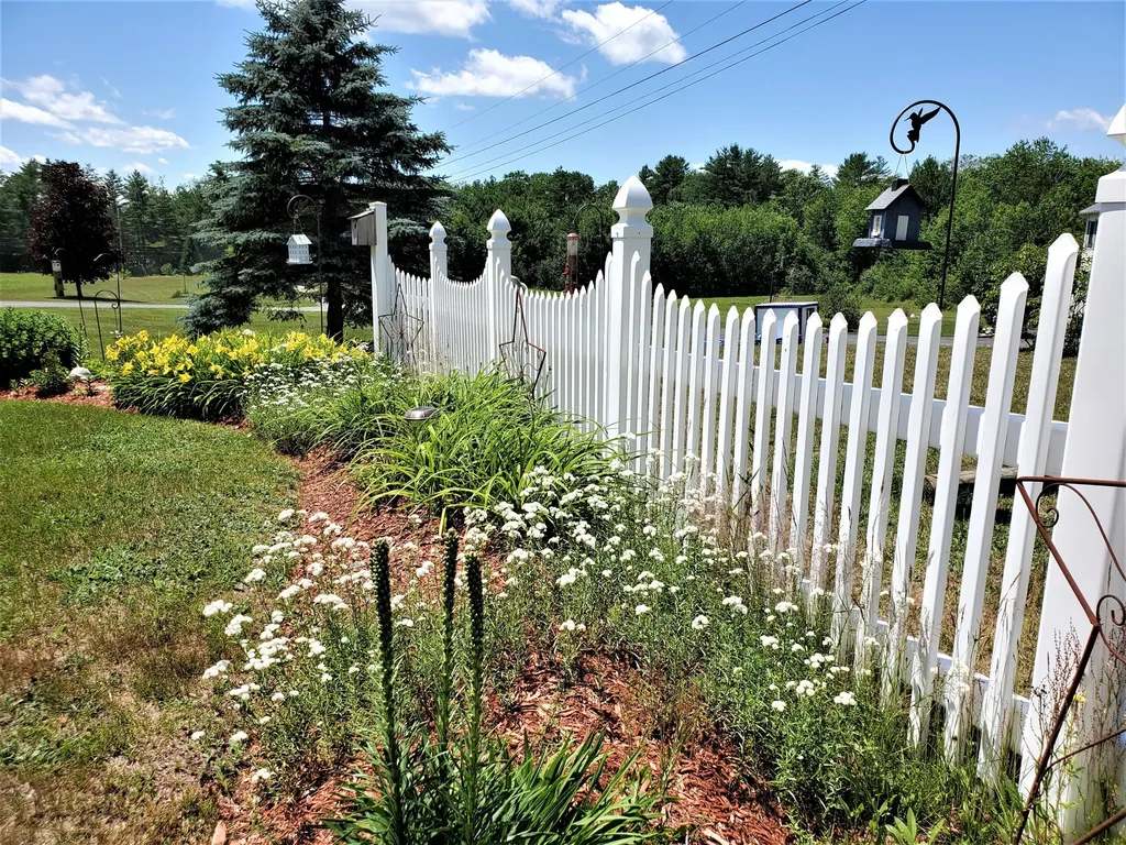 23 Lakeland Drive West Gardiner ME 04345