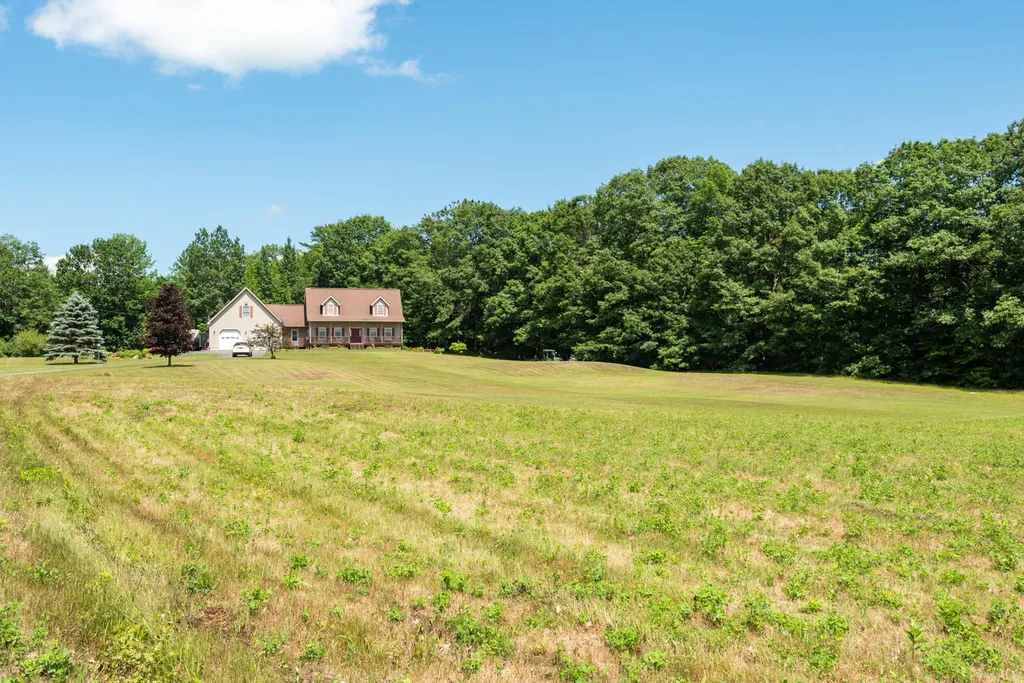23 Lakeland Drive West Gardiner ME 04345