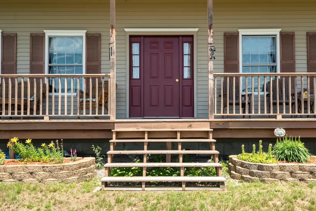 23 Lakeland Drive West Gardiner ME 04345