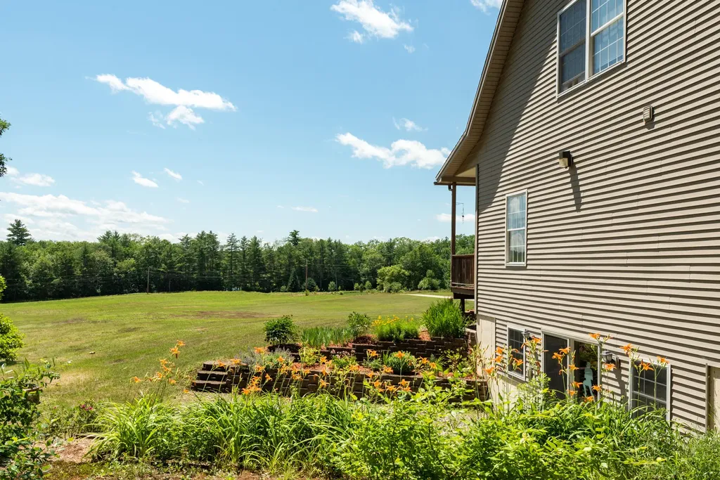 23 Lakeland Drive West Gardiner ME 04345