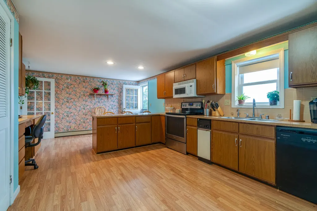 143 Pleasant Hill Road Sabattus ME 04280