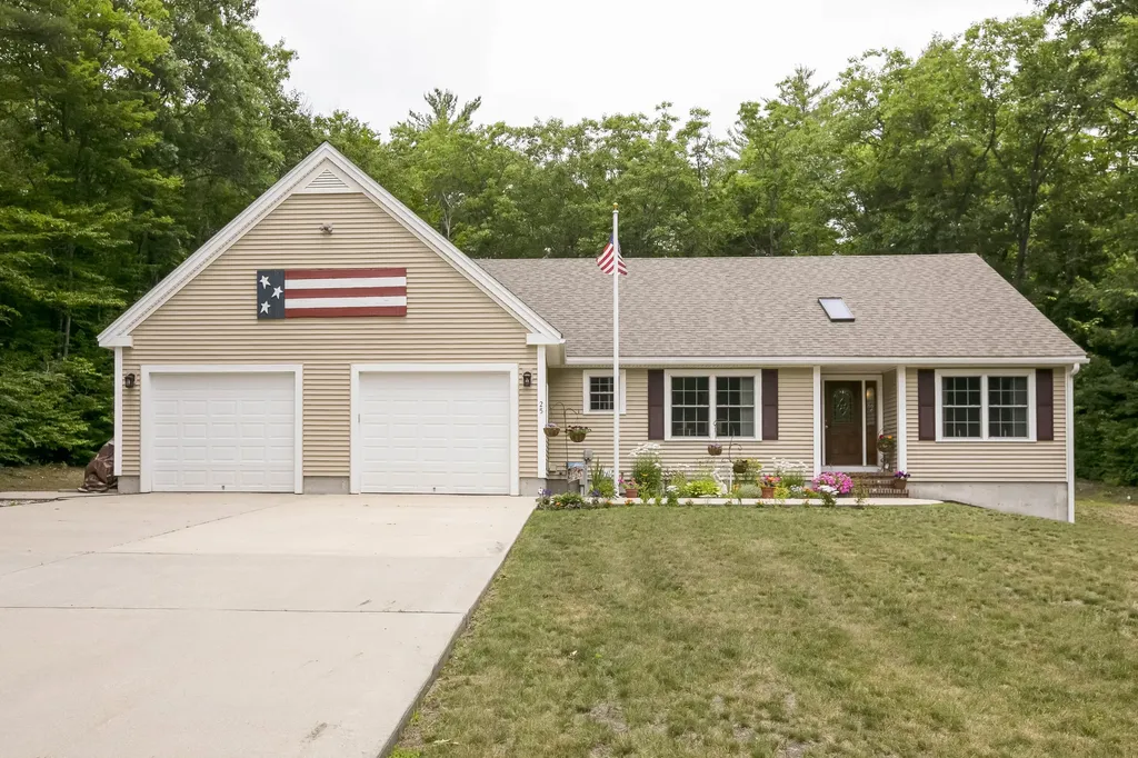 25 Mill Pond Circle Sebago ME 04029