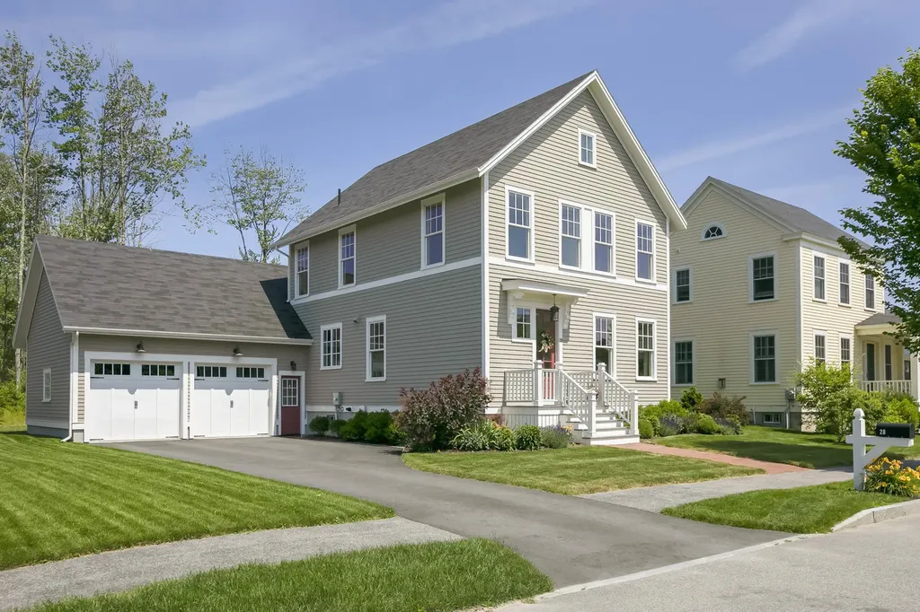 28 Ballantyne Drive Scarborough ME 04074