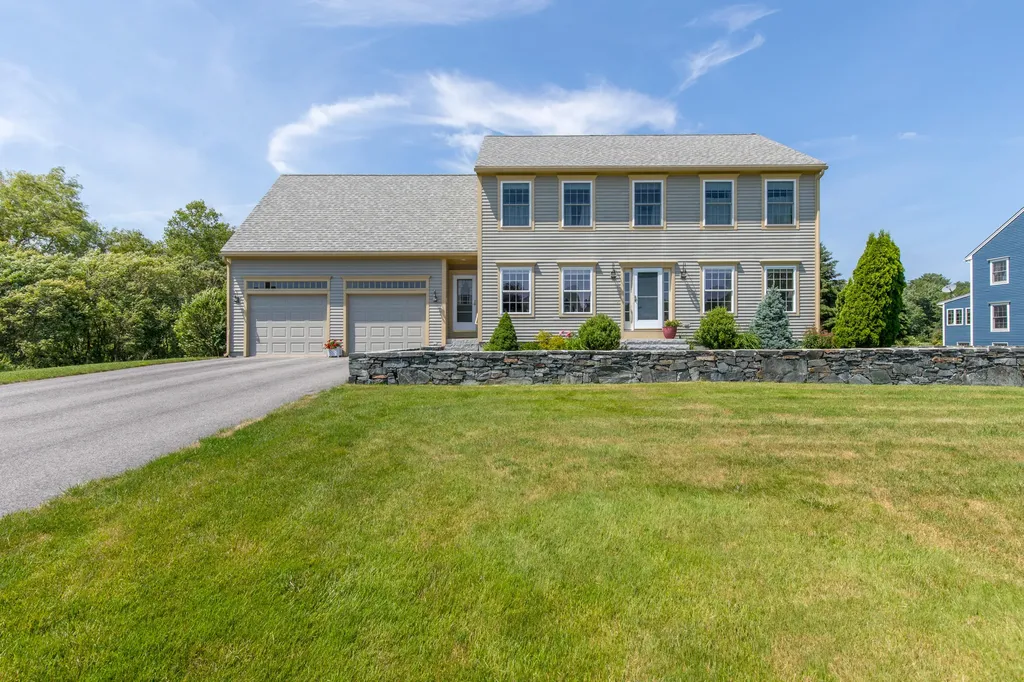 24 Coulthard Farms Road Scarborough ME 04074