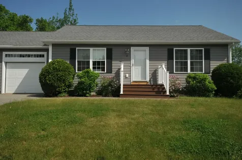 42 Streamside Lane Bangor ME 04401