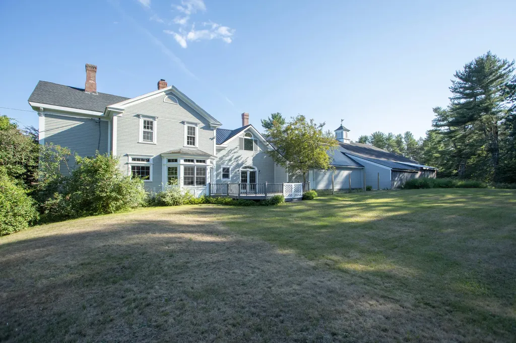 231 Shaker Road Gray ME 04039