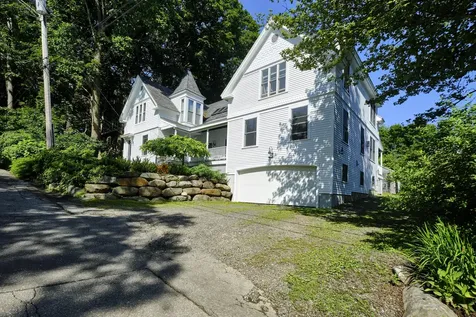 9 Chestnut Hill Street Camden ME 04843