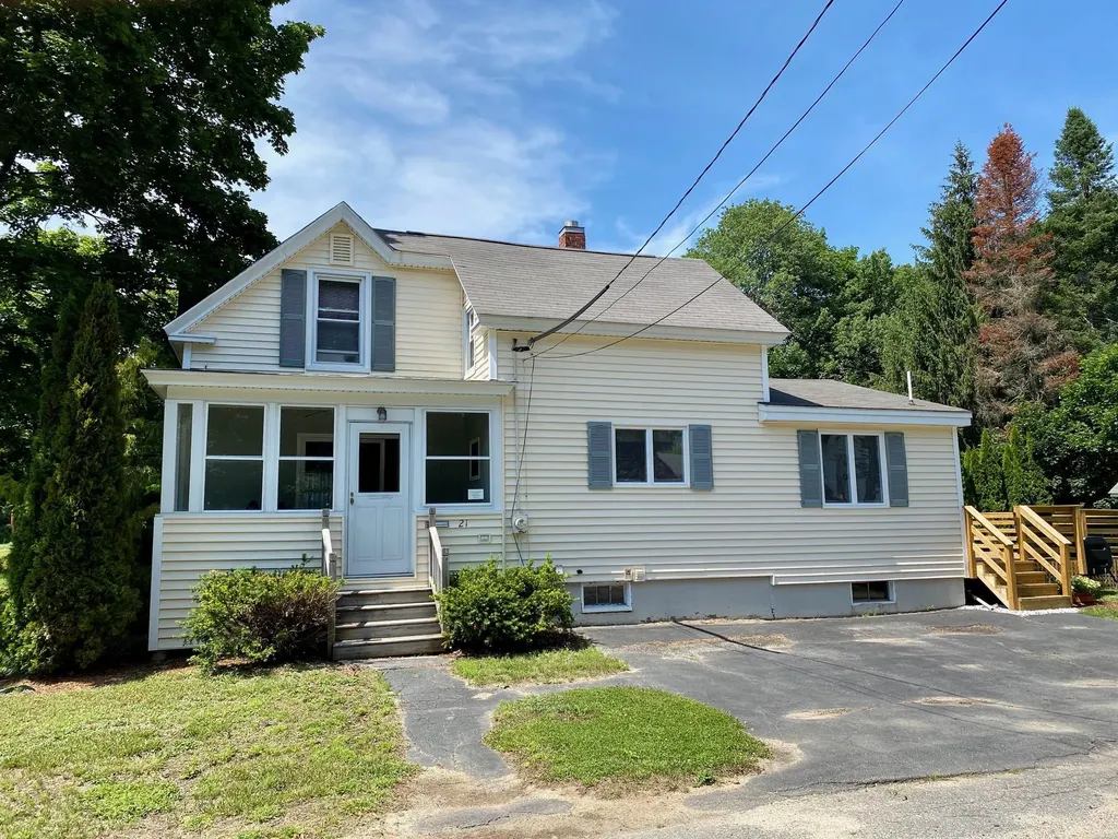 21 Acorn Street Gorham ME 04038