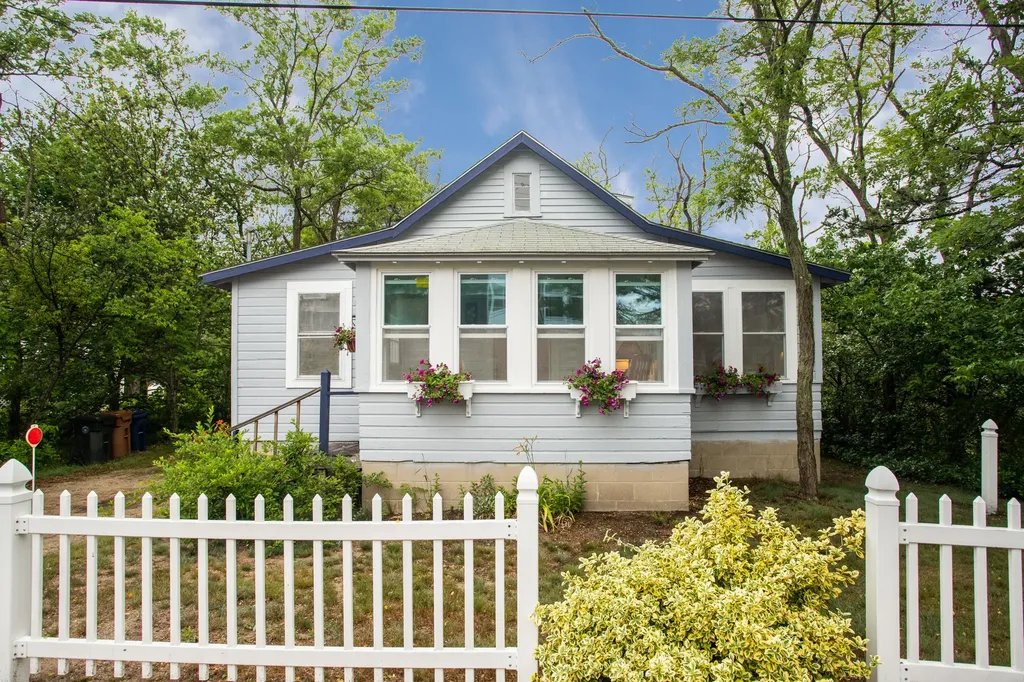 10 Island View Avenue Saco ME 04072