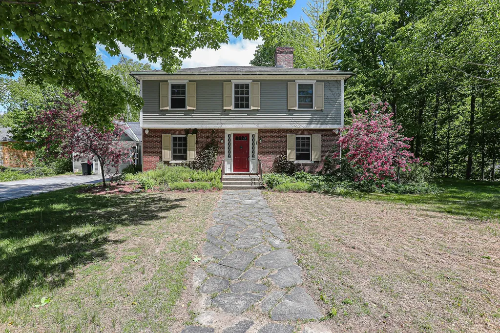 134 Main Street Orono ME 04473