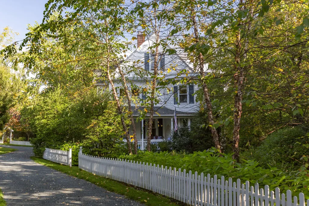 4 Huntington Road, Northeast Harbor Mount Desert ME 04662