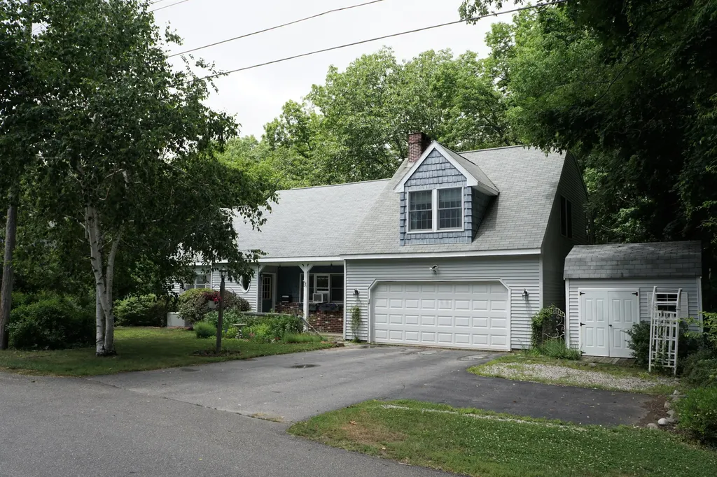 25 Hall Avenue Saco ME 04072