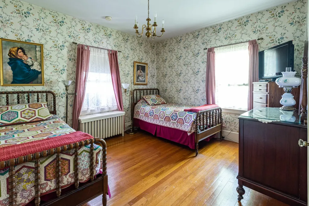 40 Pleasant Street Brunswick ME 04011