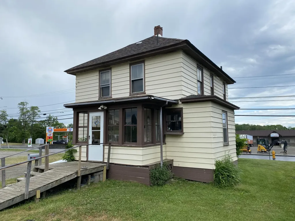 43 Fleming Street Lincoln ME 04457