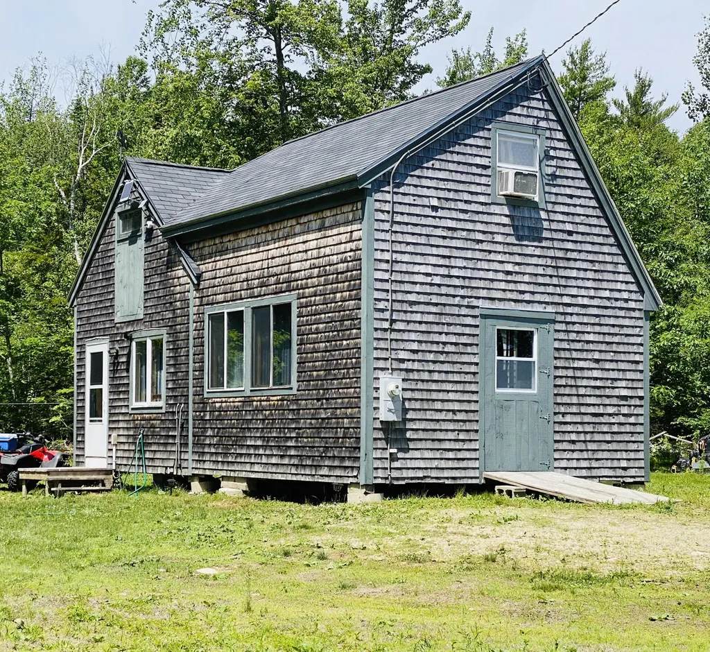 211 Woodland Avenue Warren ME 04864
