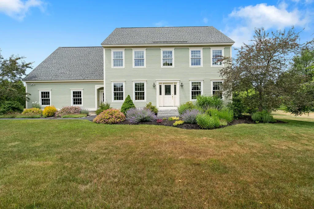 8 Coulthard Farms Road Scarborough ME 04074