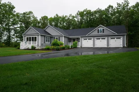 13 Mabry Lane Kennebunk ME 04043