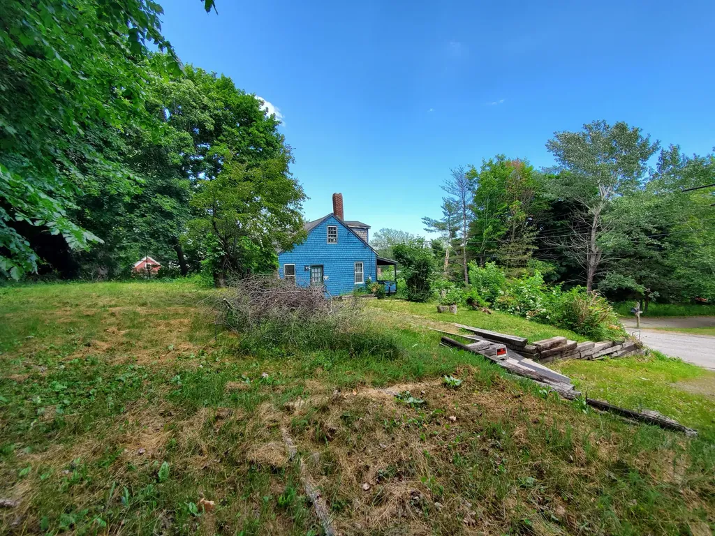 5 Spring Street Bowdoinham ME 04008