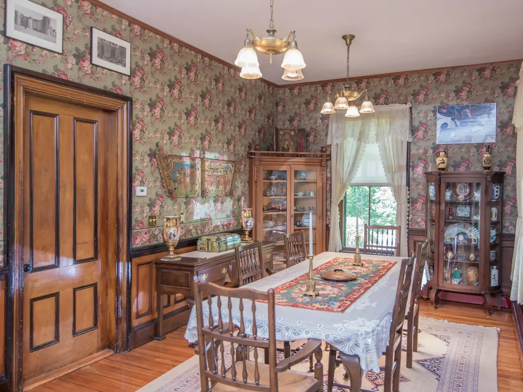 66 School Street Gardiner ME 04345