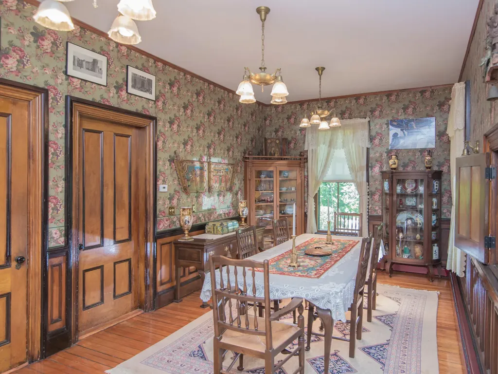 66 School Street Gardiner ME 04345